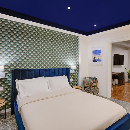 نابولي Well Suites - Piazza Dei Martiri المظهر الخارجي الصورة