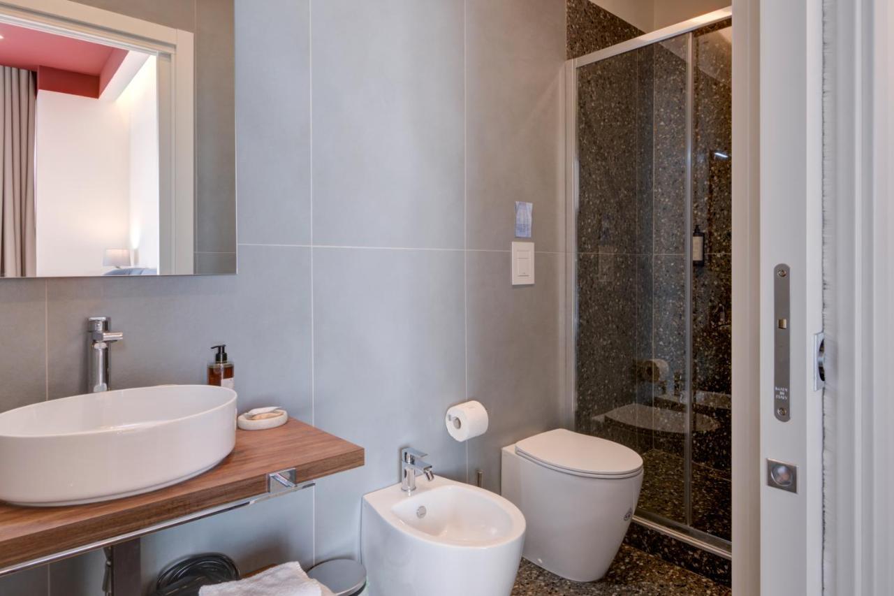 نابولي Well Suites - Piazza Dei Martiri المظهر الخارجي الصورة
