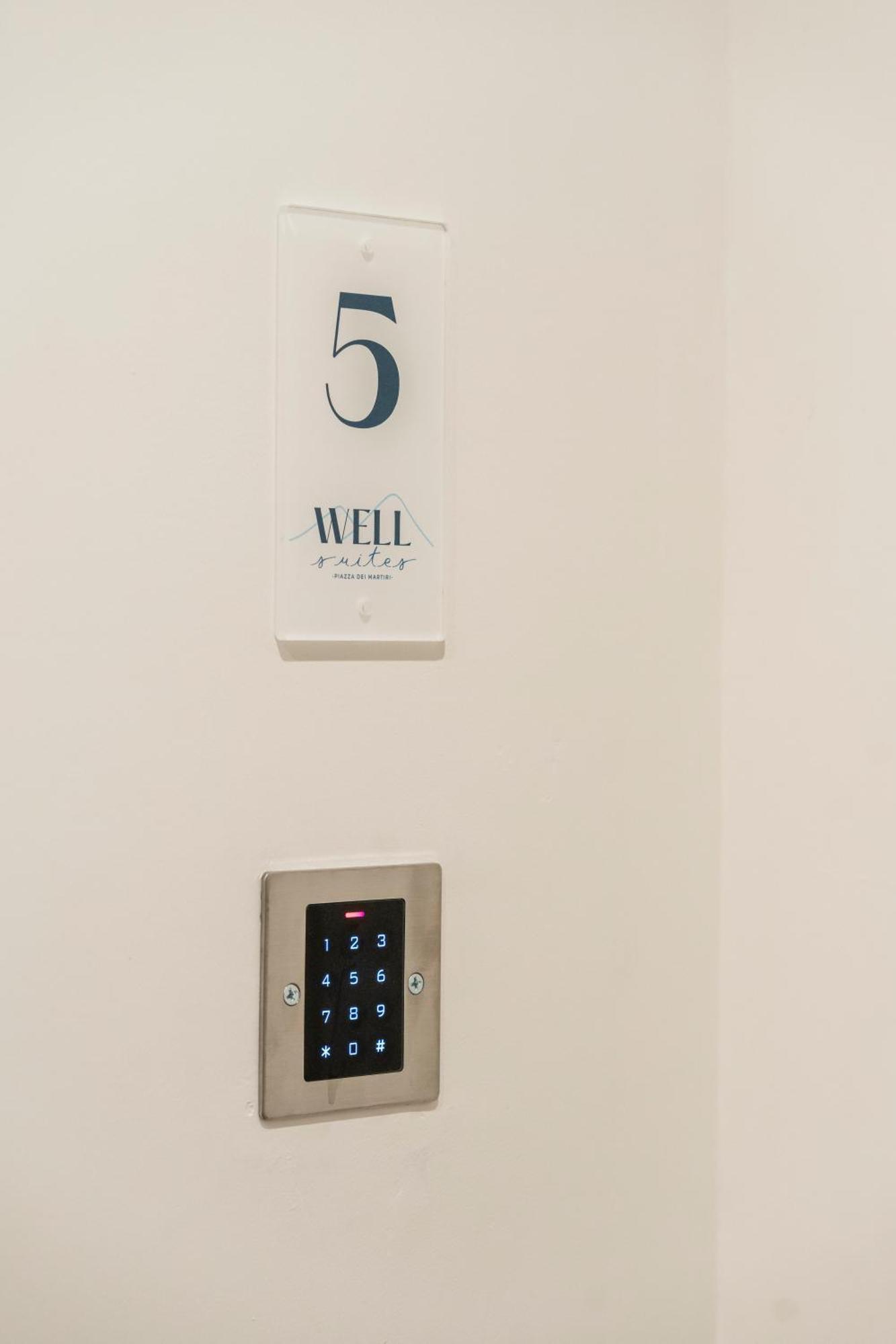 نابولي Well Suites - Piazza Dei Martiri المظهر الخارجي الصورة