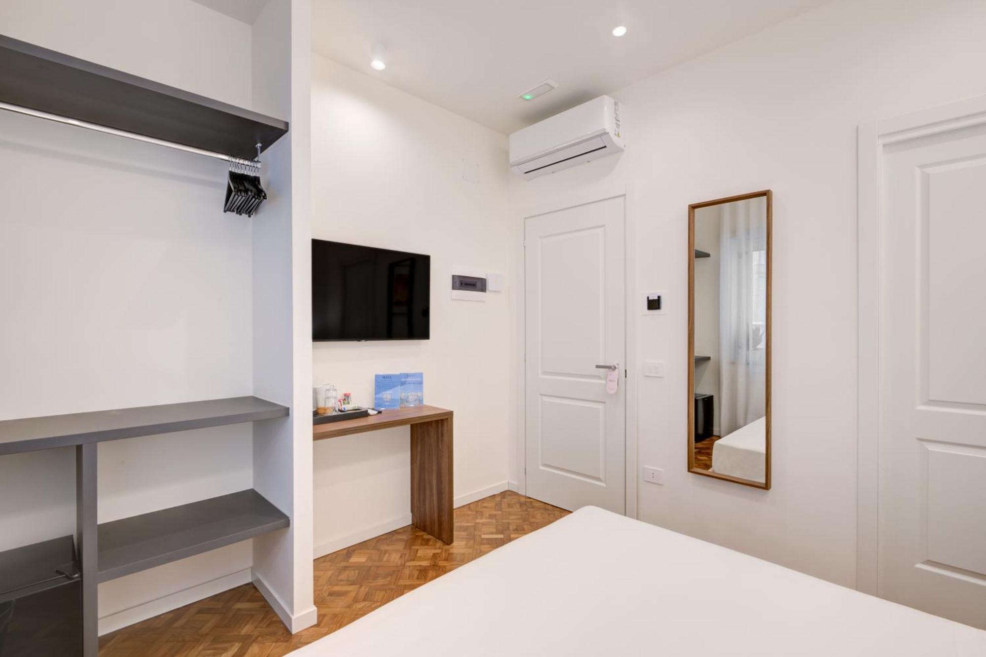 نابولي Well Suites - Piazza Dei Martiri المظهر الخارجي الصورة