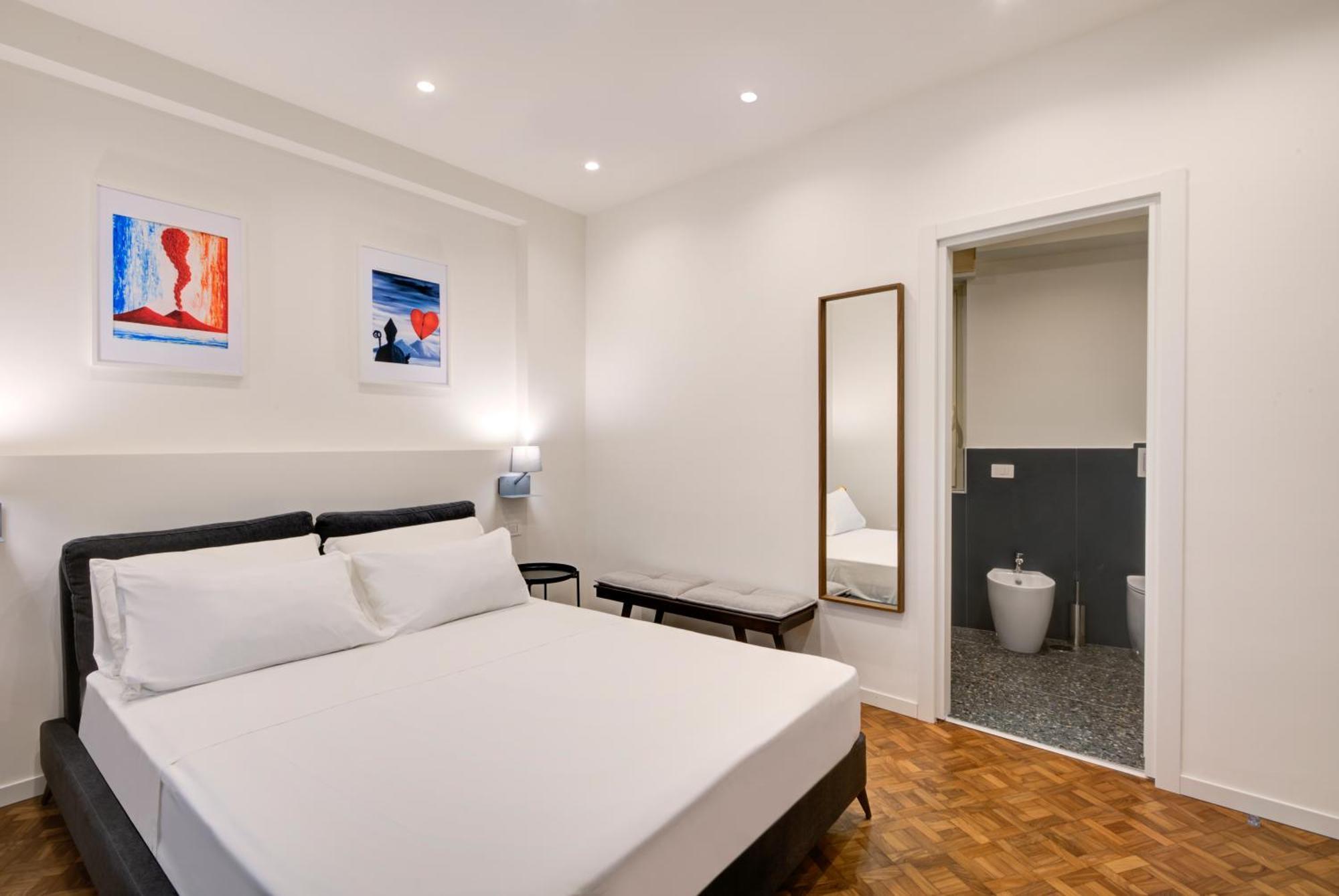 نابولي Well Suites - Piazza Dei Martiri المظهر الخارجي الصورة