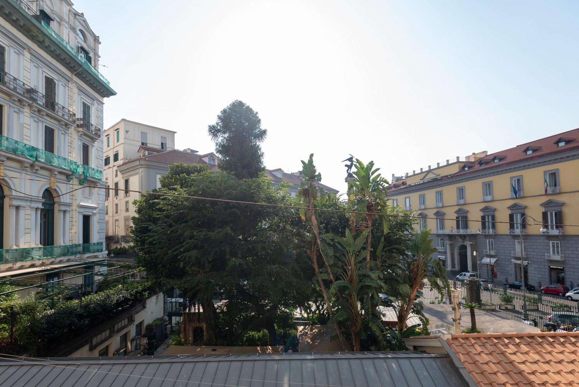 نابولي Well Suites - Piazza Dei Martiri المظهر الخارجي الصورة