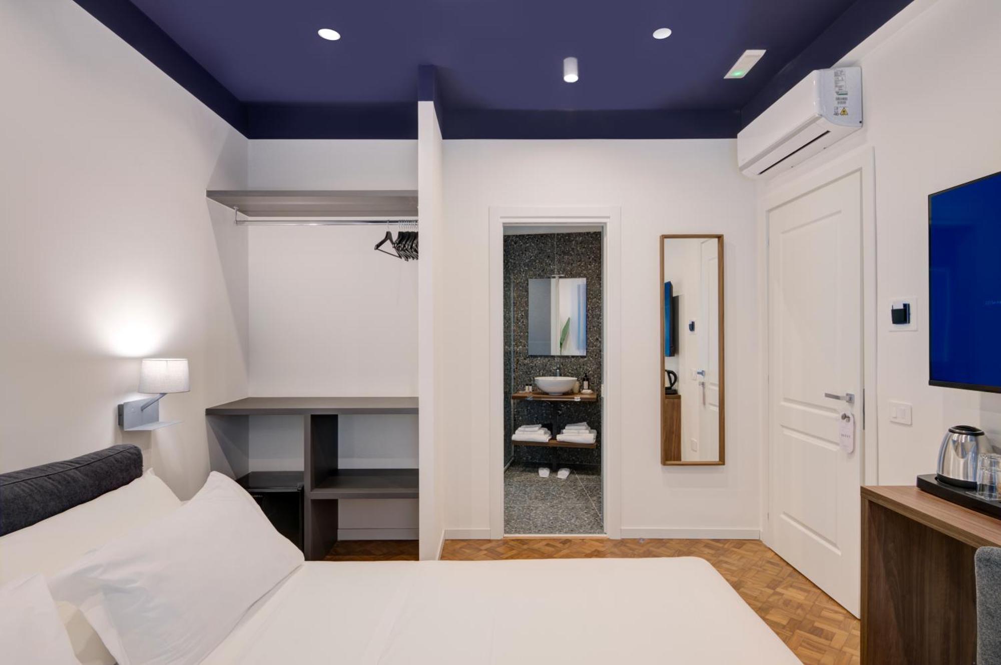 نابولي Well Suites - Piazza Dei Martiri المظهر الخارجي الصورة