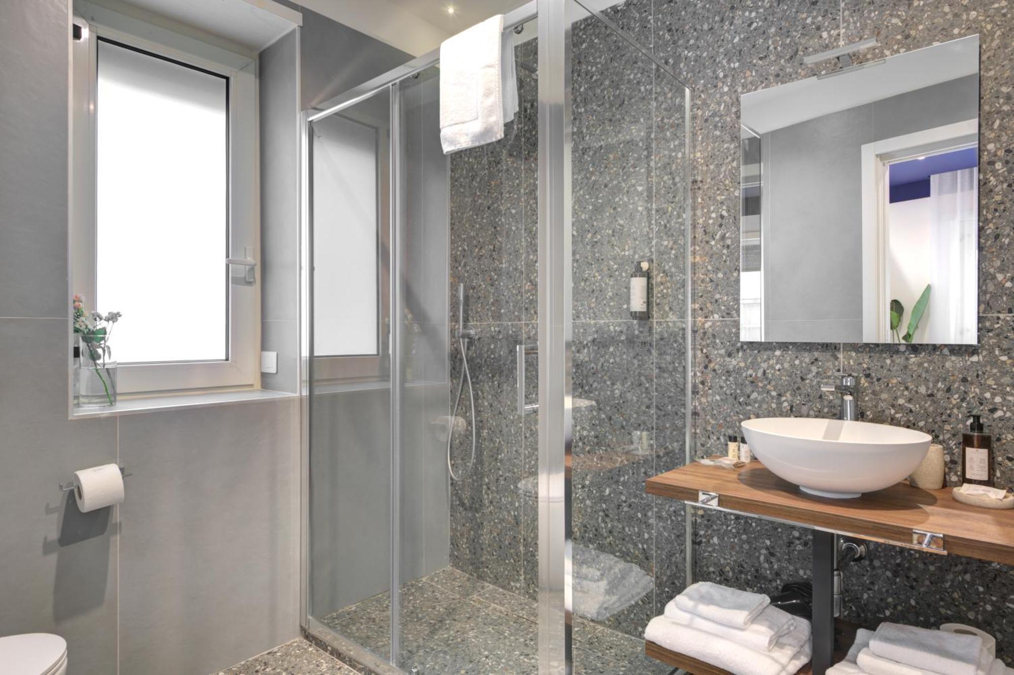 نابولي Well Suites - Piazza Dei Martiri المظهر الخارجي الصورة