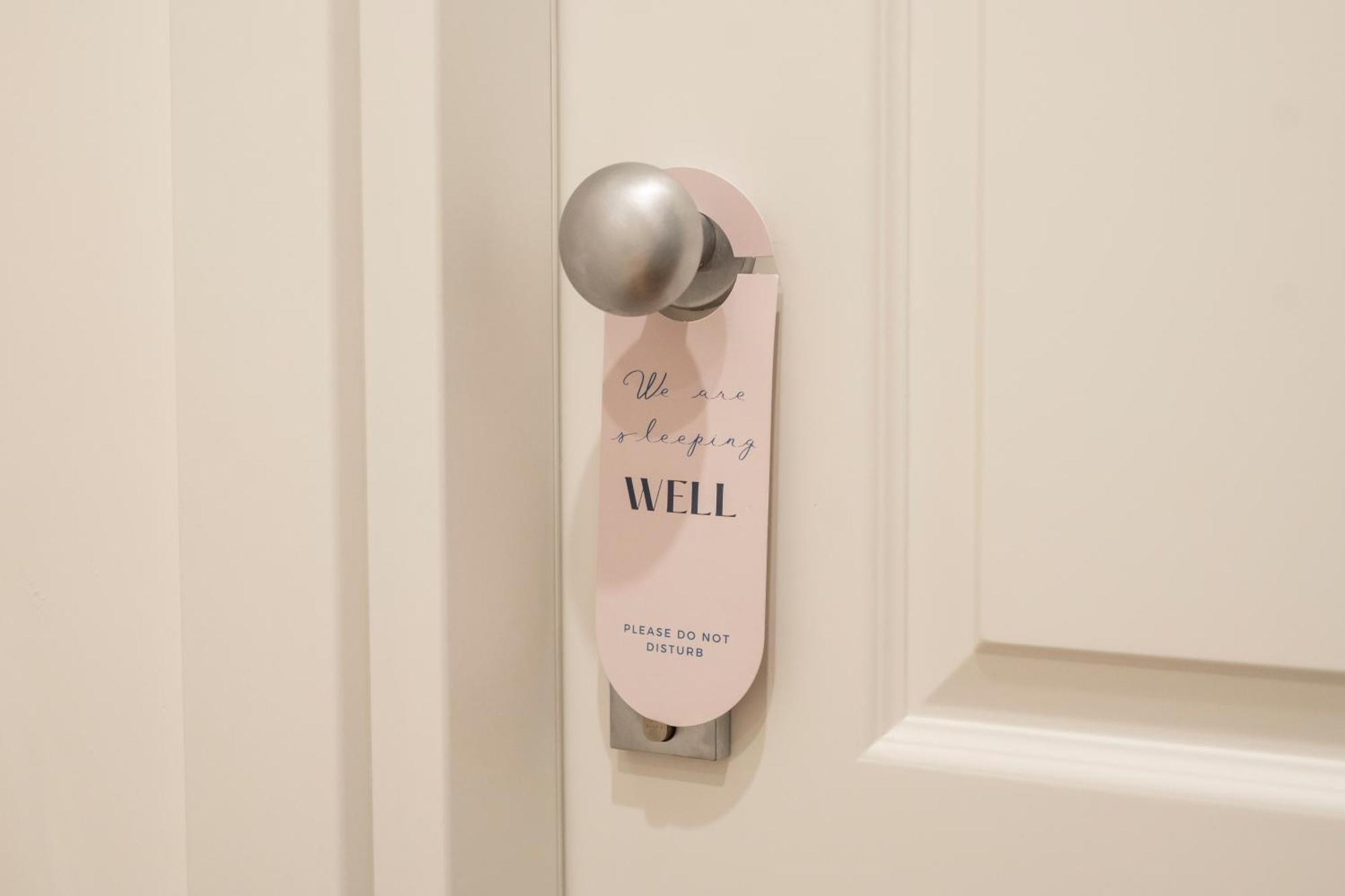 نابولي Well Suites - Piazza Dei Martiri المظهر الخارجي الصورة