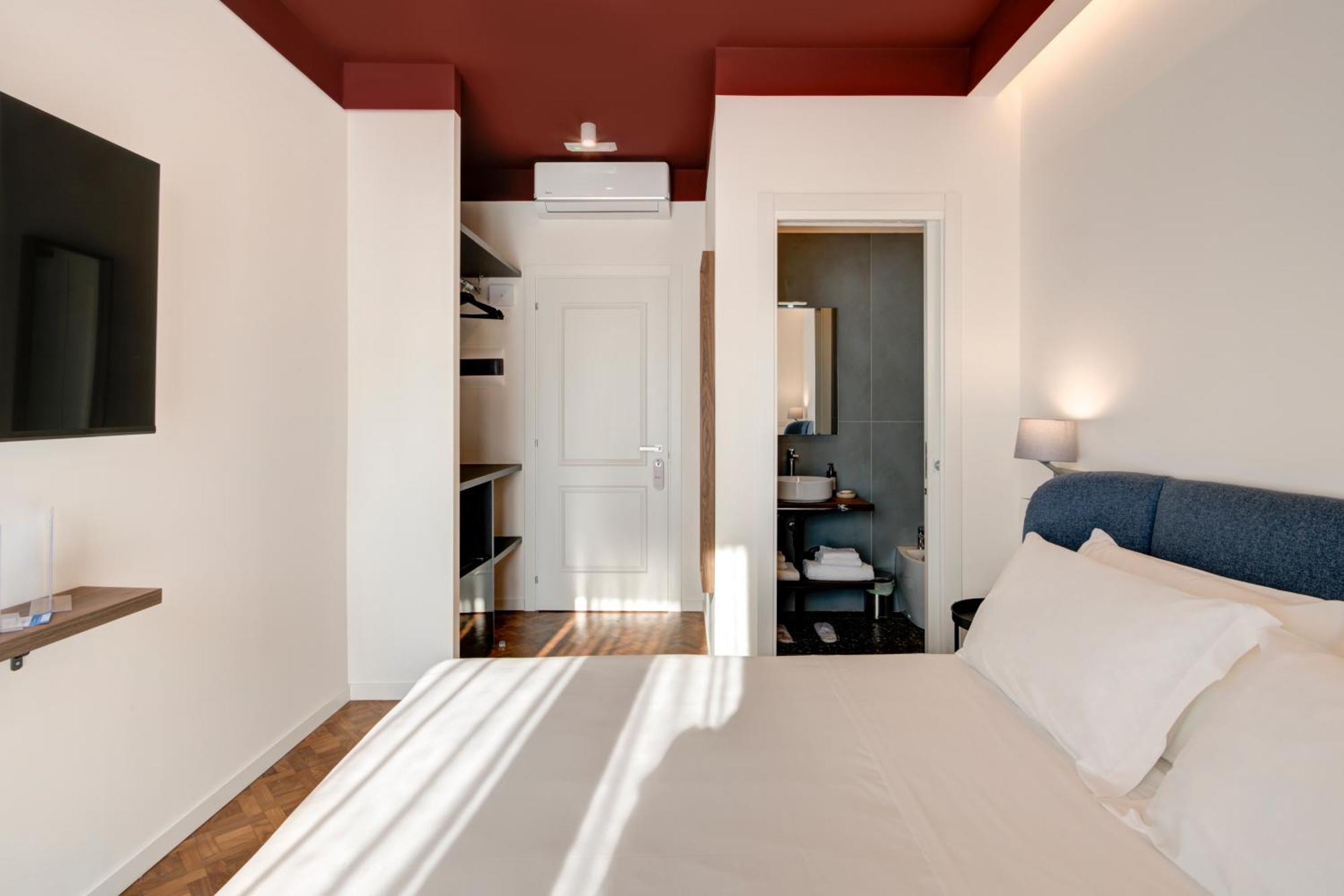 نابولي Well Suites - Piazza Dei Martiri المظهر الخارجي الصورة
